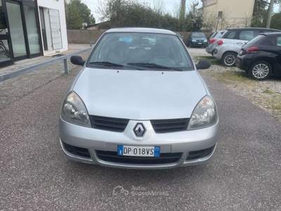 Renault Clio Clio II Storia 5p 1.2 Confort Gpl x Neopatentati Argento usata Ravenna