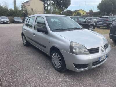 Renault Clio Clio II Storia 5p 1.2 Confort Gpl x Neopatentati Argento usata Ravenna