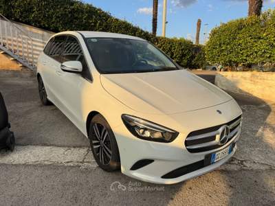 Mercedes-Benz Classe B B 200 d Automatic Executive Bianco usata Aquino