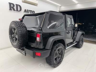 Jeep Wrangler 2.8 Unlimited CRD DPF Sport cabrio Totale Black Nero usata Pistoia