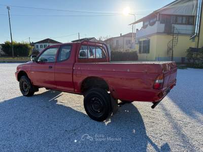 Mitsubishi L200 4WD Club Cab Pick-up GLS Rosso usata Pistoia