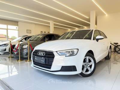 Audi A3 SPB 30 1.6 TDI S tronic Sport 116CV Bianco usata Pistoia