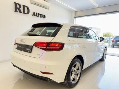 Audi A3 SPB 30 1.6 TDI S tronic Sport 116CV Bianco usata Pistoia