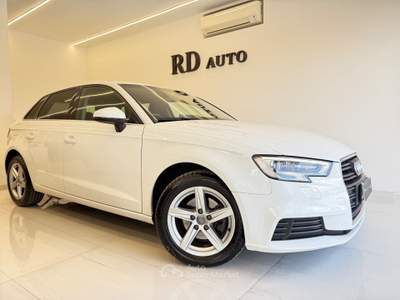 Audi A3 SPB 30 1.6 TDI S tronic Sport 116CV Bianco usata Pistoia