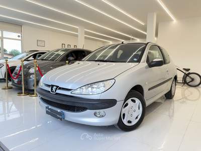 Peugeot 206 5p 1.4 hdi X-Line okneopatentati Grigio usata Pistoia