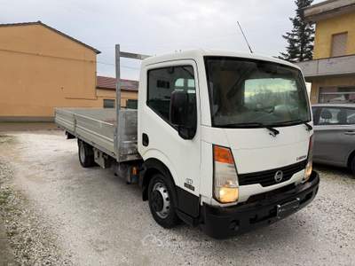 Nissan Cabstar 35.13 2.5 TDI 150CV Bianco usata Pistoia