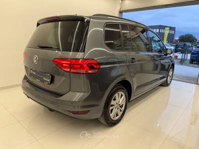 Volkswagen Touran DSG IVA 7 posti Grigio usata Pistoia