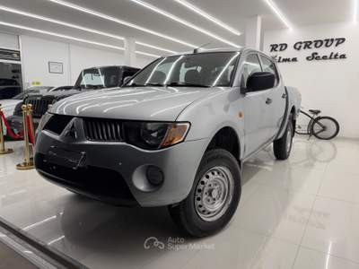 Mitsubishi L200 2.5d136CV DoubleCab iva esposta 4WD Grigio usata Pistoia