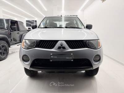 Mitsubishi L200 2.5d136CV DoubleCab iva esposta 4WD Grigio usata Pistoia