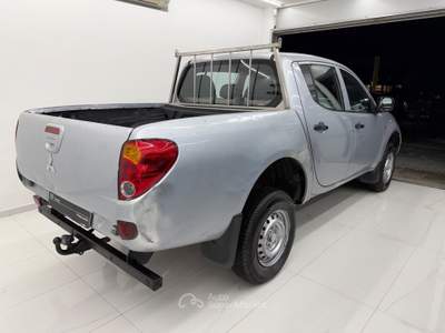 Mitsubishi L200 2.5d136CV DoubleCab iva esposta 4WD Grigio usata Pistoia