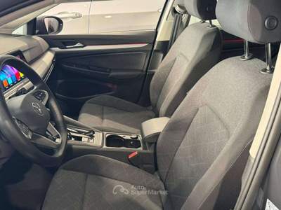 Volkswagen Golf VIII 1.0 etsi evo Life 110cv dsg Grigio usata Torino