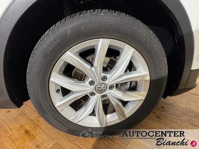 Volkswagen Tiguan 2.0 TDI 4-motion Highline 150cv dsg Bianco usata Castelnovo ne' Monti