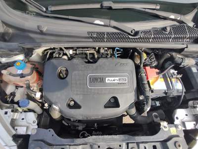 Lancia Ypsilon OK NEOPATENTATI, GARANZIA L.12 MESI, BENZINA\METANO Argento usata Reggio nell'Emilia