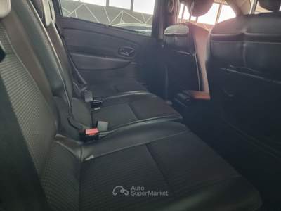 Renault Scénic Neopatentati Nero usata larciano