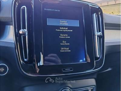 Volvo XC40 VOLVO XC40 T3 MOMENTUM PRO Argento usata Pian Camuno