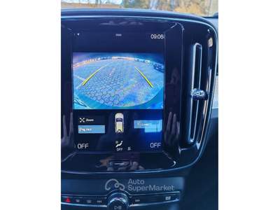 Volvo XC40 VOLVO XC40 T3 MOMENTUM PRO Argento usata Pian Camuno