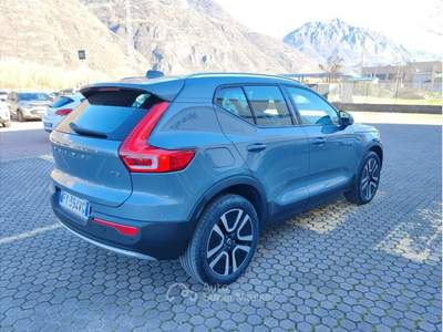Volvo XC40 VOLVO XC40 T3 MOMENTUM PRO Argento usata Pian Camuno