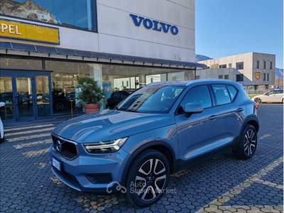 Volvo XC40 VOLVO XC40 T3 MOMENTUM PRO Argento usata Pian Camuno