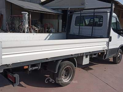 Iveco Daily Usato ,Pochi chilometri Bianco usata VALEGGIO SUL MINCIO