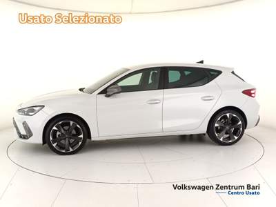 Cupra Leon 2.0 tdi 150cv dsg Bianco usata Bari