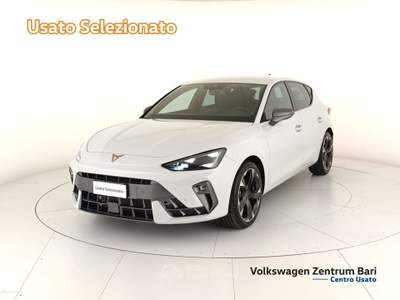 Cupra Leon 2.0 tdi 150cv dsg Bianco usata Bari