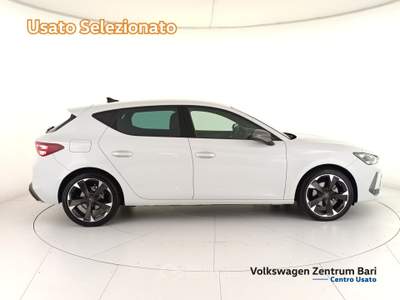Cupra Leon 2.0 tdi 150cv dsg Bianco usata Bari