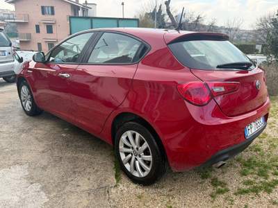 Alfa Romeo Giulietta Metano Rosso usata FERMO