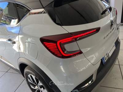 Renault Captur Captur 1.6 E-TECH Plug-in Hybrid 160cv Techno Auto Bianco usata Como