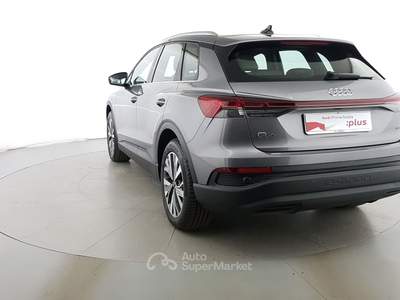 Audi Q4  -  45 business quattro 265cv Grigio usata Milano
