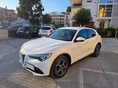 Alfa Romeo Stelvio 2.2 t Sport Tech rwd 160cv auto Bianco usata Civitanova Marche