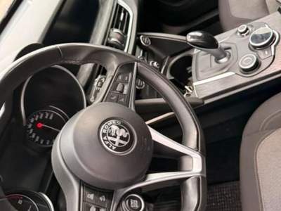 Alfa Romeo Stelvio 2.2 t Sport Tech rwd 160cv auto Bianco usata Civitanova Marche