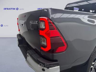 Toyota Hilux Hilux 2.4 D-4d A/T 4wd 4 Porte Double Cab Executive Grigio usata Cassola