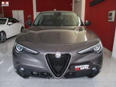 Alfa Romeo Stelvio 2.2T.diesel 190CV AT8 RWD Sprint Grigio usata Vittoria
