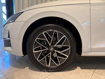 Skoda Octavia 2.0 TDI DSG Wagon Selection Camera DAB+ LED Navi Bianco usata Chiusa