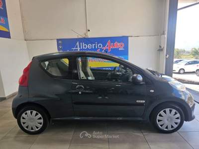 Peugeot 107 1.0 68CV 3p. Sweet Years 2Tronic *92.000 KM* Grigio usata ADRANO