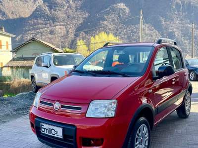 Fiat Panda 4x4 con GANCIO TRAINO ASPORTABILE Rosso usata Ardenno