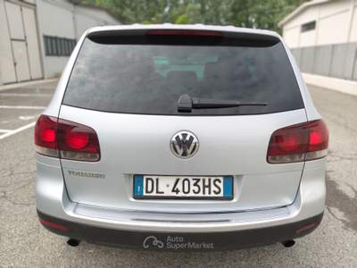Volkswagen Touareg 2.5 R5 Tiptronic Exclusive Argento usata SAN MARTINO SICCOMARIO
