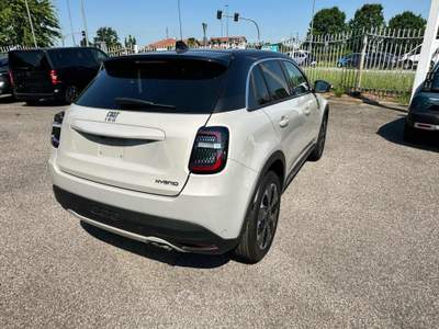 Fiat 600 Hybrid 145 CV DCT MHEV La Prima km zero Beige usata Rho