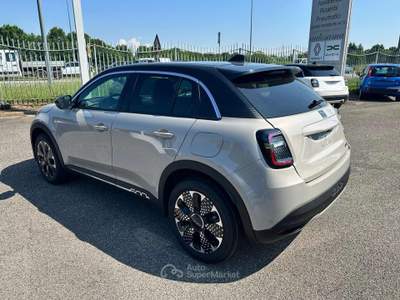 Fiat 600 Hybrid 145 CV DCT MHEV La Prima km zero Beige usata Rho