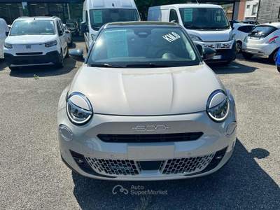 Fiat 600 Hybrid 145 CV DCT MHEV La Prima km zero Beige usata Rho
