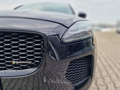 Jaguar E-Pace E-Pace 2.0D 150 CV AWD R-Dynamic S Nero usata Faenza