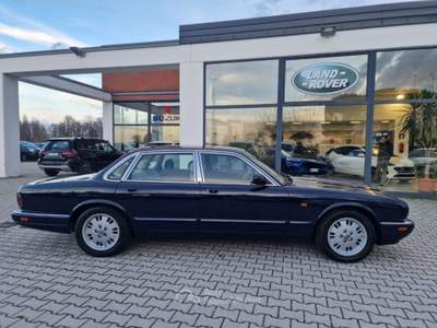 Jaguar XJ 4.0 cat automatic Blu/Azzurro usata Faenza