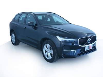 Volvo XC60 B4 D AWD automatico Momentum Park Assist Camera/Fari LED/Cerchi lega 18" Nero usata Feltre