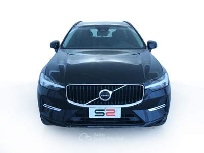 Volvo XC60 B4 D AWD automatico Momentum Park Assist Camera/Fari LED/Cerchi lega 18" Nero usata Feltre
