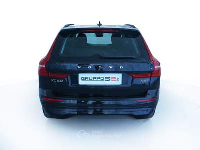 Volvo XC60 B4 D AWD automatico Momentum Park Assist Camera/Fari LED/Cerchi lega 18" Nero usata Feltre
