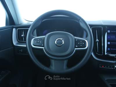 Volvo XC60 B4 D AWD automatico Momentum Park Assist Camera/Fari LED/Cerchi lega 18" Nero usata Feltre