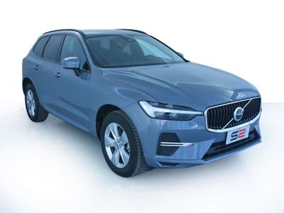 Volvo XC60 B4 D AWD automatico Momentum Park Assist Camera/Fari LED/Cerchi 18'' Grigio usata Feltre