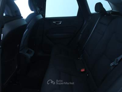 Volvo XC60 B4 D AWD automatico Momentum Park Assist Camera/Fari LED/Cerchi 18'' Grigio usata Feltre