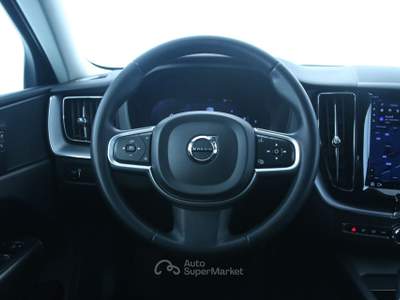 Volvo XC60 B4 D AWD automatico Momentum Park Assist Camera/Fari LED/Cerchi 18'' Grigio usata Feltre
