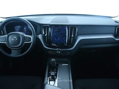 Volvo XC60 B4 D AWD automatico Momentum Park Assist Camera/Fari LED/Cerchi 18'' Grigio usata Feltre